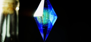 Dreamblue ～ Miracle Earth ～ 内部の球体風のダイクロ偏光ガラスが美しく輝きます。 ラフォルム ガラスジュエリー ガラスアクセサリー
