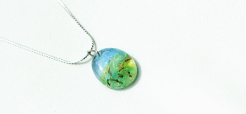 春風薫る頃 ～ 満天の星空に ～ 風薫る草原の風景をガラスの中に施しました。 ラフォルム ガラスジュエリー ガラスアクセサリー