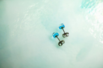 海の煌き MINI ターコイズブルーの爽やかな蓄光の輝きです。 ラフォルム ガラスジュエリー ガラスアクセサリー
