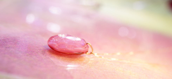 Happiness Petal ～ Jewel reflection ～ サイドからのフォルムです。 ラフォルム ガラスジュエリー ガラスアクセサリー