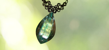 Cinderella's tear drops 透明感のある美しい仕上がりです。 ラフォルム ガラスジュエリー ガラスアクセサリー