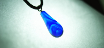 Azure blue sea 数種類のブルーを使用してマーブル加工しています。 ラフォルム ガラスジュエリー ガラスアクセサリー