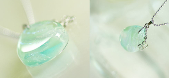 メジロライアン ～ 草原に煌く風 ～ 透明感の中に、優しい色合いが素敵です。 ラフォルム ガラスジュエリー ガラスアクセサリー