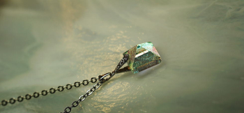 Pyramid Jewel ピラミッドのようなフォルム。 ラフォルム ガラスジュエリー ガラスアクセサリー