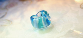 Blue rainbow 優しい水色系の濃淡の模様です。 ラフォルム ガラスジュエリー ガラスアクセサリー