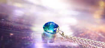 水の揺らぎ ～ Fresh summertime ～ 可愛らしいふっくらしたフォルムです。 ラフォルム ガラスジュエリー ガラスアクセサリー