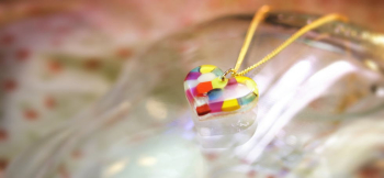Happy Honey ~ 愛しき思い出 ~ カラフルな色合いの可愛らしいハートネックレス。 ラフォルム ガラスジュエリー ガラスアクセサリー