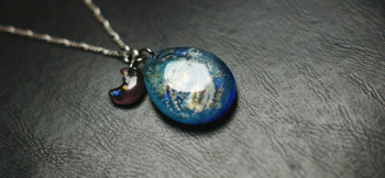 Spangled galaxy night レインボーラメが美しいです。 ラフォルム ガラスジュエリー ガラスアクセサリー