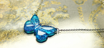 Dichroic Lycaenidae ダイクロ偏光ガラスの眩いキラメキ。 ラフォルム ガラスジュエリー ガラスアクセサリー