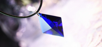 Dreamblue ～ Royal  ～ 幅広タイプの八面体です。 ラフォルム ガラスジュエリー ガラスアクセサリー
