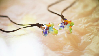 花の祈り ~ ミルフィオリクロス ~ 可愛らしいお揃いのデザインのミルフィオリクロス。 ラフォルム ガラスジュエリー ガラスアクセサリー
