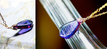 蒔絵の蕾 コバルトブルーとワインレッドの重なりにより、パープル系にも見えます。 ラフォルム ガラスジュエリー ガラスアクセサリー