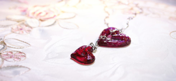 Heart of wave 赤系ピンクの色合いがチャーミングです。 ラフォルム ガラスジュエリー ガラスアクセサリー