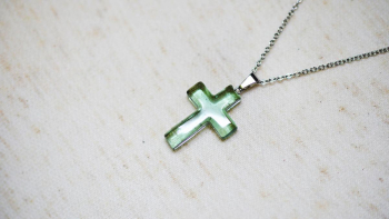 Pure grass cross 優しい雰囲気のシンプルなクロス。 ラフォルム ガラスジュエリー ガラスアクセサリー