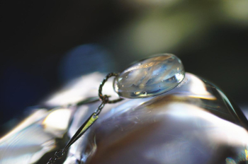雪のヴェール ～ Diamond dust ～ ヴェールに包まれたように繊細なイメージ。 ラフォルム ガラスジュエリー ガラスアクセサリー