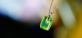 Illuminate life ～ LIME ～ 半透明のホワイトも加えた幻想的なイメージ。 ラフォルム ガラスジュエリー ガラスアクセサリー