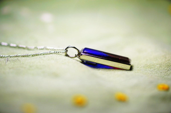 Twilight Memories ～ ふたりの煌き ～ Silver925製のオリジナル金属枠。 ラフォルム ガラスジュエリー ガラスアクセサリー
