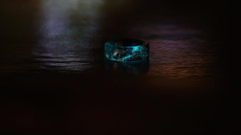 Beyond the rainbow 暗闇では神秘的な蓄光の光をお楽しみいただけます。 ラフォルム ガラスジュエリー ガラスアクセサリー