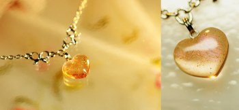 Coral heart ～ 朝焼けの光 ～ 可愛らしいチャーム付きのデザインチェーンと共に。 ラフォルム ガラスジュエリー ガラスアクセサリー