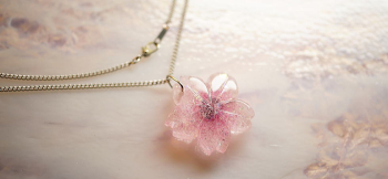 Eternity cherry blossom 可愛らしい世界にひとつのオリジナルメモリアルペンダントです。 ラフォルム ガラスジュエリー ガラスアクセサリー