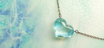 Pure plump heart キュートなフォルムのふっくらハートです。 ラフォルム ガラスジュエリー ガラスアクセサリー