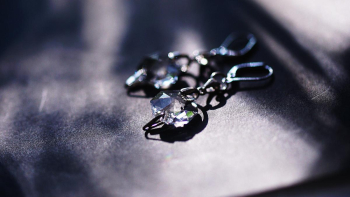 サンキャッチャーピアス / ジャーマンピアス ジャーマンピアス金具。 ラフォルム ガラスジュエリー ガラスアクセサリー