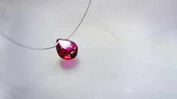 ROSE TEAR ～ 恋ごころ ～ 可愛らしい赤系ピンクの薔薇のドロップ。 ラフォルム ガラスジュエリー ガラスアクセサリー