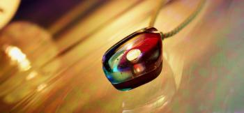 ラフォルム ガラスジュエリー ガラスアクセサリー Precious dream of Opal かわいらしいライトピンクとやさしい色合いのアクアマリンブルーを使用しました。表面のクリアーを厚めにしましたので、ガラス本来の滑らかな美しさを表現できまし…