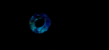 水の誕生 ～ アイスロック調リング ～ リング全体が青く蓄光します。 ラフォルム ガラスジュエリー ガラスアクセサリー