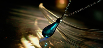 LILY DROPS ～ Blue gradation ～ 神秘的な雰囲気です。 ラフォルム ガラスジュエリー ガラスアクセサリー