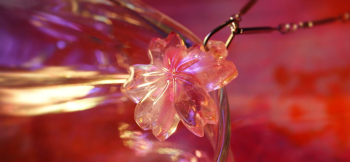 受け継がれる愛 ～ ネックレス / さくら ～ サクラの花タイプネックレス。 ラフォルム ガラスジュエリー ガラスアクセサリー