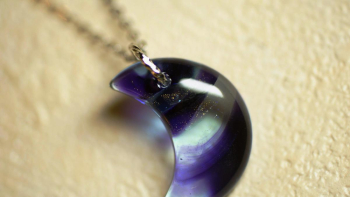 Purple wind moon 優しい煌きを閉じ込めた逸品。 ラフォルム ガラスジュエリー ガラスアクセサリー