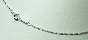 ベネチアンツイストチェーン(1.25mmφ) 光を反射して美しく輝くチェーンです。 ラフォルム ガラスジュエリー ガラスアクセサリー