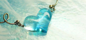 Aquarius love 淡いブルー系の濃淡とダイクロ偏光ガラスの煌きをお楽しみください!! ラフォルム ガラスジュエリー ガラスアクセサリー