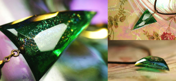 Multidimensional Emerald 内部には幾重にも重なったレインボーラメやダイクロ偏光ガラスが煌きます。 ラフォルム ガラスジュエリー ガラスアクセサリー