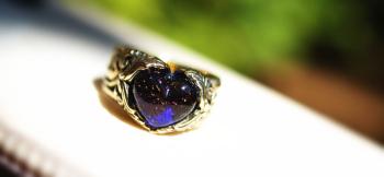 Antique noble heart ring 丸みのある可愛らしいハートを包んでいます。 ラフォルム ガラスジュエリー ガラスアクセサリー