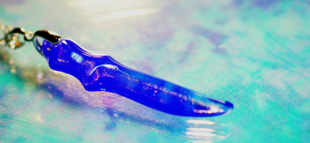 Sword of fang ～ Purple horizon ～ 牙のような細身の剣のフォルム。 ラフォルム ガラスジュエリー ガラスアクセサリー