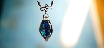 Aquamarine jewel ベースにはアクアマリンブルーを使用しました。 ラフォルム ガラスジュエリー ガラスアクセサリー