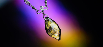 Aquamarine jewel 光を反射するとその表情を瞬く間に変化させます。 ラフォルム ガラスジュエリー ガラスアクセサリー