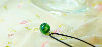 Various gleam sphere シンプルな球体ペンダント。 ラフォルム ガラスジュエリー ガラスアクセサリー