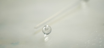 Pure fashion piercings ネジ式でとりはずしができる、インダストリアルピアスパーツ本来の機能を残しております。 ラフォルム ガラスジュエリー ガラスアクセサリー