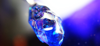 Ice stone ～ Bright ～ 内部に美しいレインボーのラメが煌きます。 ラフォルム ガラスジュエリー ガラスアクセサリー