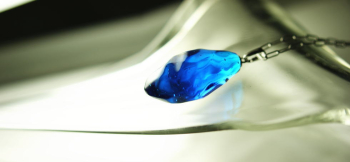 Ice stone ～ Bright ～ 透明感のあるターコイズブルーとライトスカイブルーのグラデーション。 ラフォルム ガラスジュエリー ガラスアクセサリー