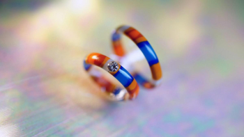 Tricolor 小さなリングにはダイヤモンドを設置。 ラフォルム ガラスジュエリー ガラスアクセサリー