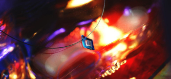 Petit diamond arrow 鏃のようなイメージです。 ラフォルム ガラスジュエリー ガラスアクセサリー