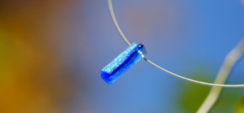 Blue waterfall トゥルーブルーとダイクロ偏光ガラスがとても美しいです。 ラフォルム ガラスジュエリー ガラスアクセサリー