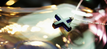 MODERNIZED CROSS スタイリッシュなフォルムのクロス。 ラフォルム ガラスジュエリー ガラスアクセサリー