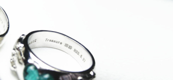 Treasure リング内側には文字を刻印しています。 ラフォルム ガラスジュエリー ガラスアクセサリー