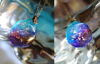 水の誕生 ～ 幻想の雪の華 ～ グラデーションと煌きをお楽しみください。 ラフォルム ガラスジュエリー ガラスアクセサリー