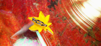 華紅葉 / ブローチ ブローチ金具付き。 ラフォルム ガラスジュエリー ガラスアクセサリー